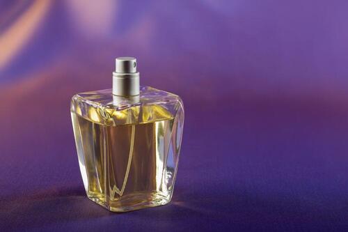 男の香水はどう選ぶのが正解？正しい香水の選び方と付け方を徹底解説