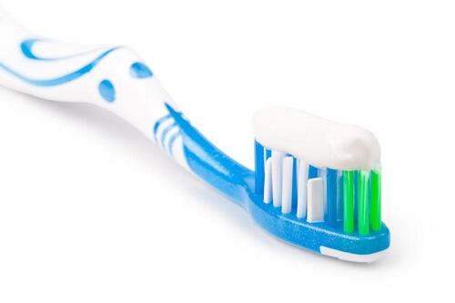 歯磨き粉の研磨剤って歯にどんな影響があるの？効果を理解して使おう