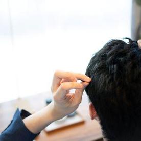 話題の ネオ七三 にしてみよう やり方やおすすめのアレンジを紹介 身嗜み オリーブオイルをひとまわし 話題の ネオ七三 にしてみよう やり方やおすすめのアレンジを紹介 身嗜み オリーブオイルをひとまわし