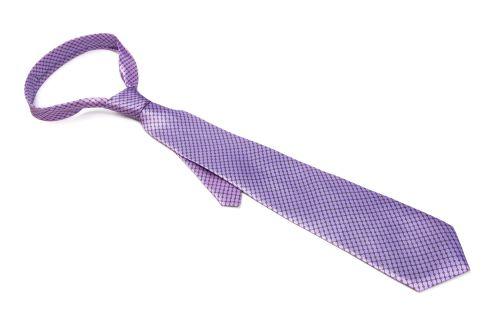 ビジネスで紫ネクタイがNGな理由は？おすすめの色柄の選び方を解説