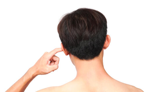耳掃除で綿棒が黄ばむ原因は 頻繁に耳垢をとっている人は要注意 身嗜み オリーブオイルをひとまわし 耳掃除で綿棒が黄ばむ原因は 頻繁に耳垢をとっている人は要注意 身嗜み オリーブオイルをひとまわし