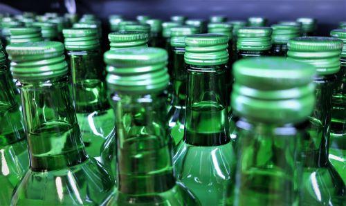 チャミスルをイメージした緑色の瓶の写真