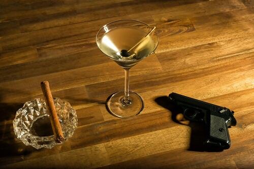 007のカクテル【ヴェスパー】とは？ボンドの愛したお酒を解説