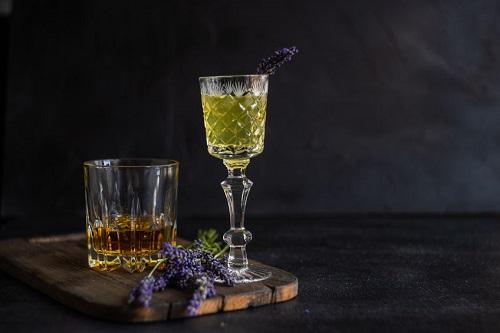 ハーブ酒 について詳しく解説 自宅で手軽に作れる方法も紹介 嗜好品 オリーブオイルをひとまわし
