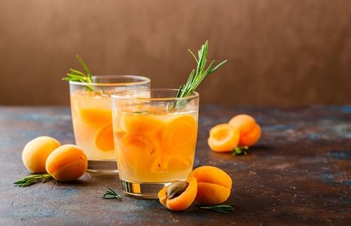 杏のリキュールで種から果実まで味わう！お酒と杏の密な関係とは？