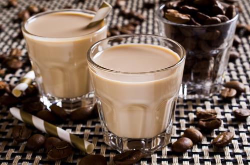 コーヒーリキュールとカルーアミルクのイメージ写真
