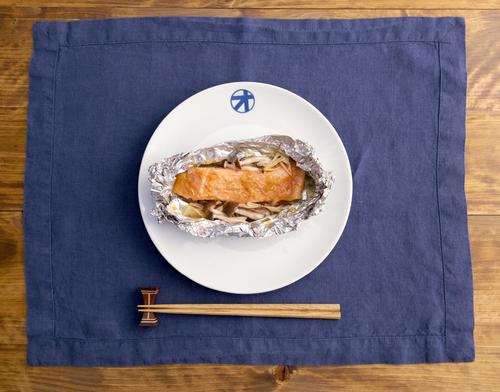 香りと湯気が食欲そそる@@蒸し焼き風鮭の味噌バターホイル焼き