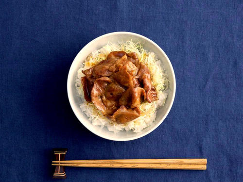 男の豪快シンプル豚丼は@@自己流旨ダレでご飯がススむ