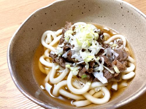 いつもの「安いうどん」がウマすぎる...！決め手は【コストコの人気食材！】リピ確の極上アレンジとは